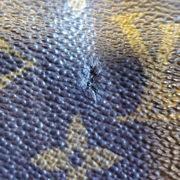 Louis Vuitton Neverfull MM - Picture 12 of 13